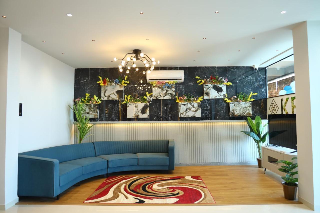 Hotel The Parker Inn By Kbnt Group Surat Bagian luar foto