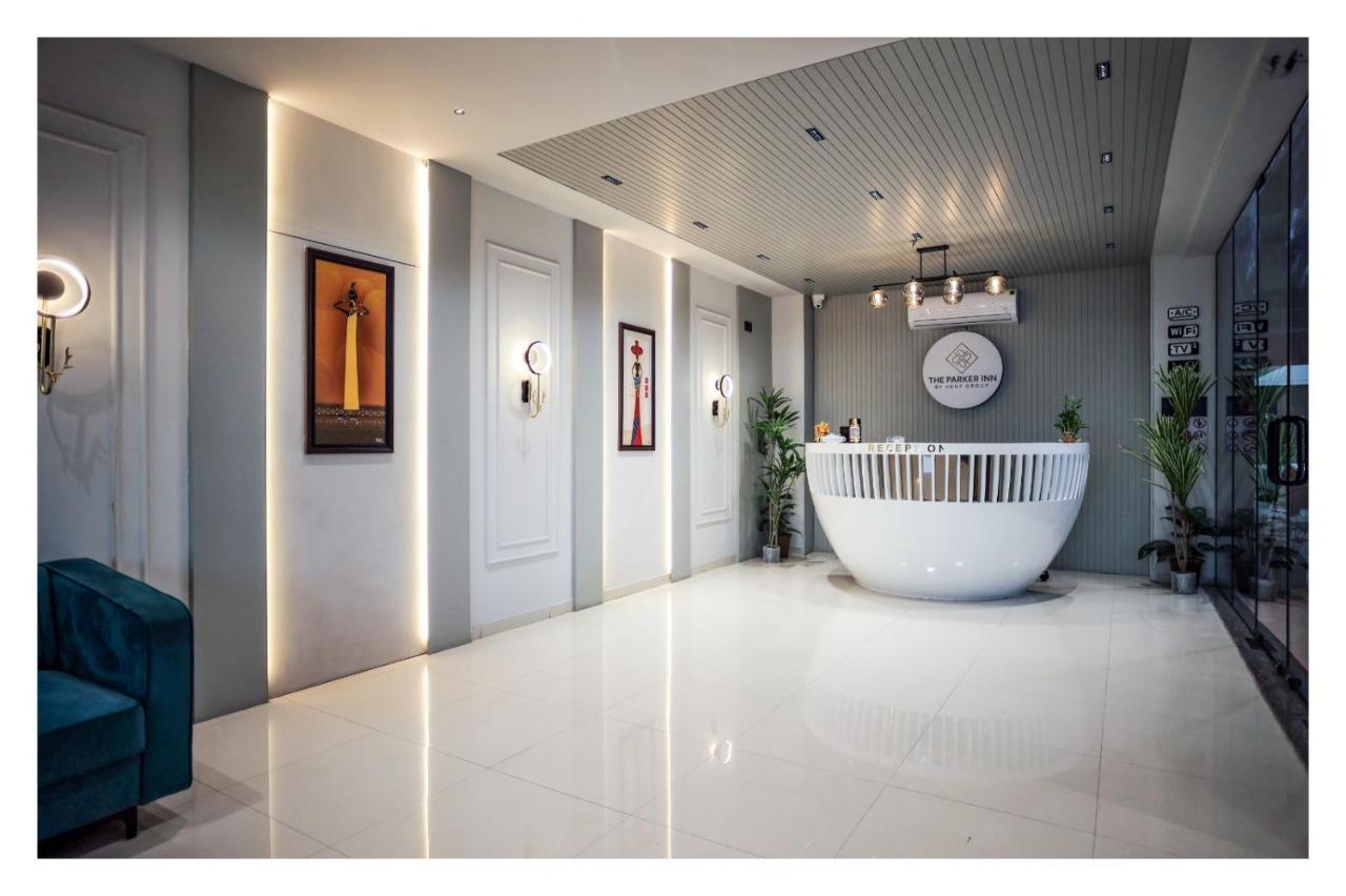 Hotel The Parker Inn By Kbnt Group Surat Bagian luar foto