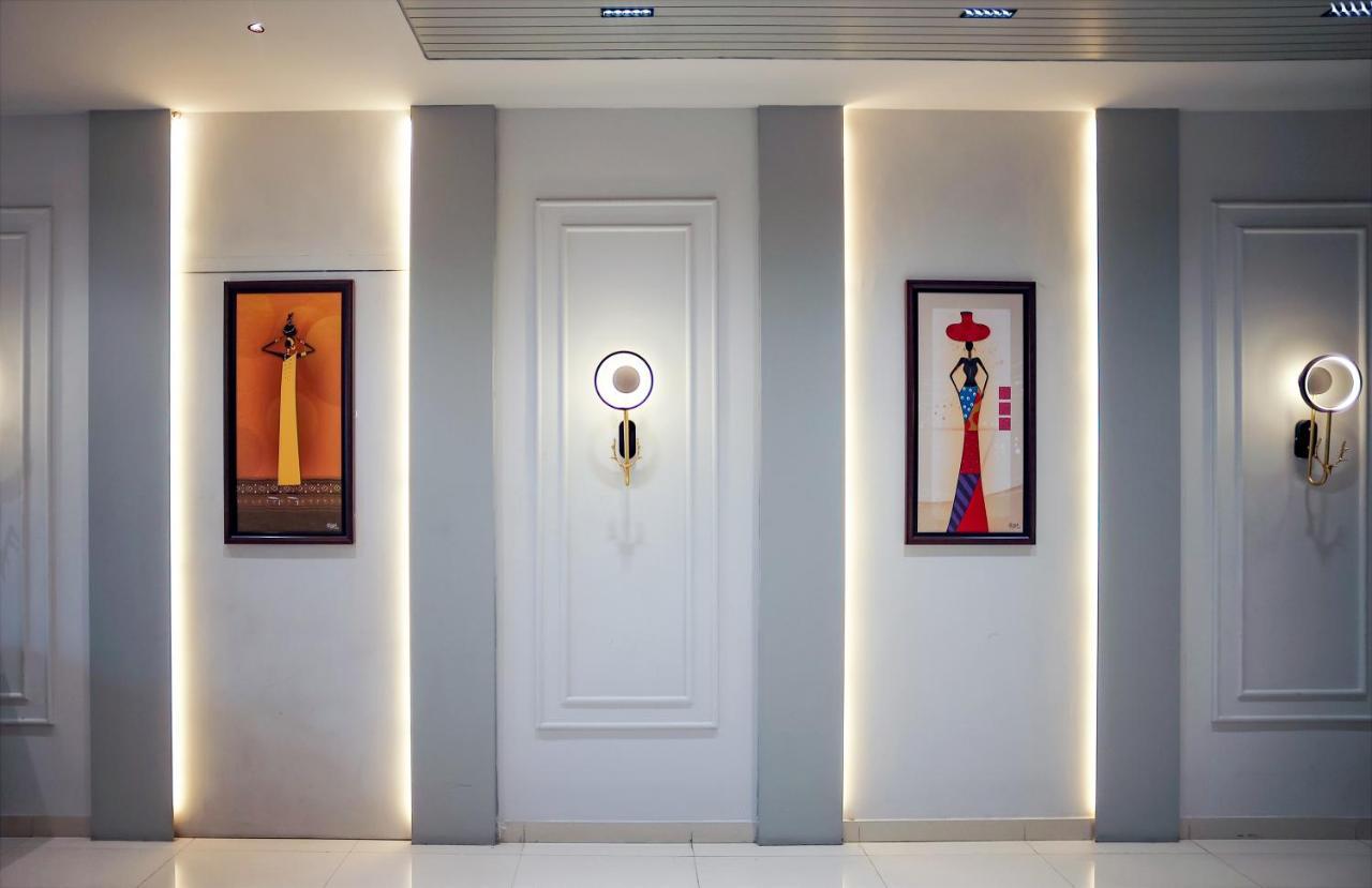 Hotel The Parker Inn By Kbnt Group Surat Bagian luar foto