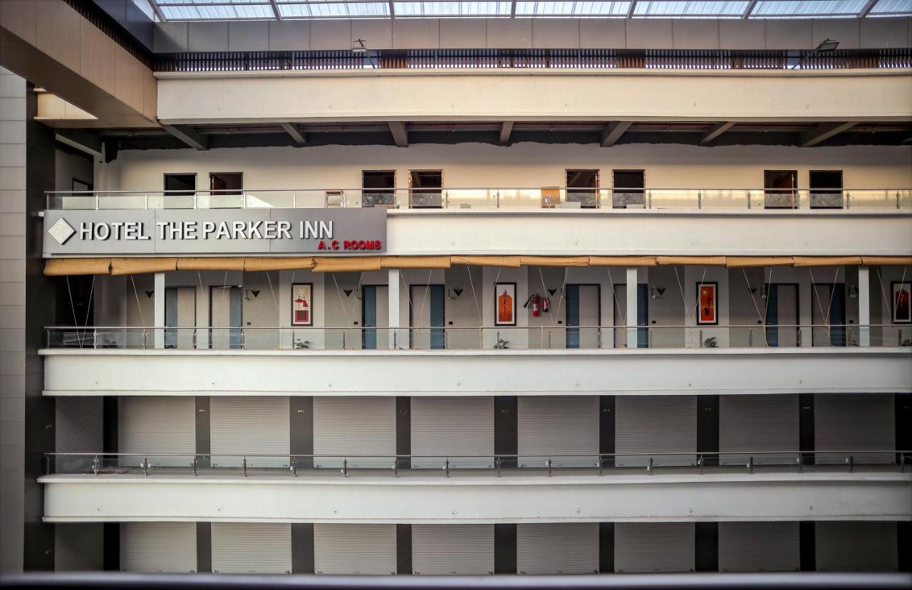 Hotel The Parker Inn By Kbnt Group Surat Bagian luar foto