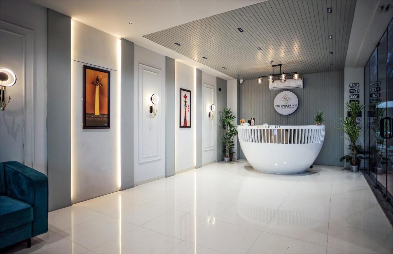 Hotel The Parker Inn By Kbnt Group Surat Bagian luar foto