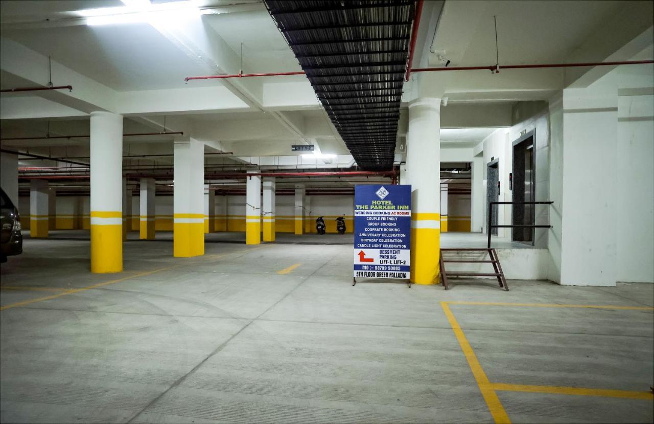 Hotel The Parker Inn By Kbnt Group Surat Bagian luar foto