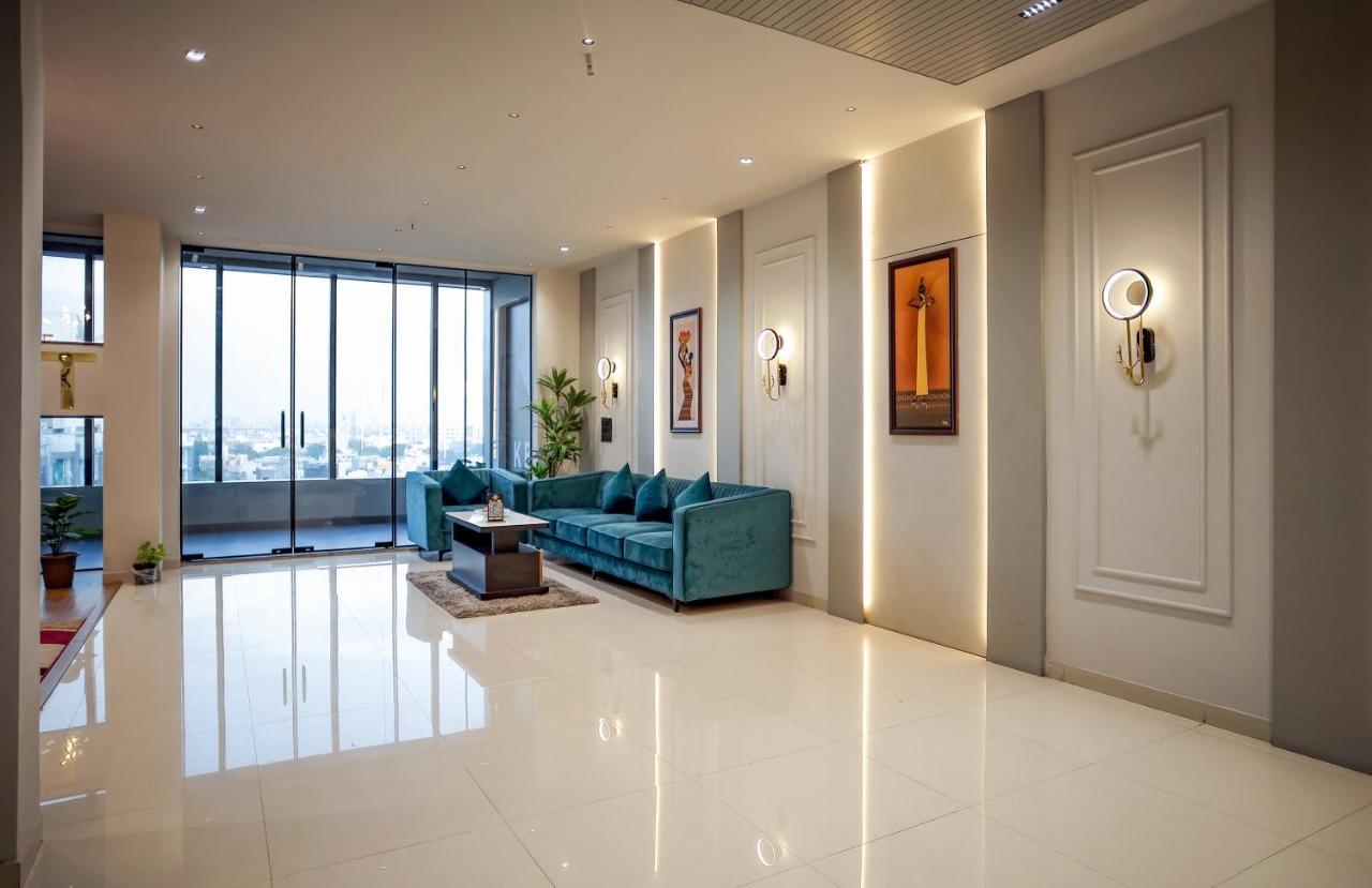 Hotel The Parker Inn By Kbnt Group Surat Bagian luar foto