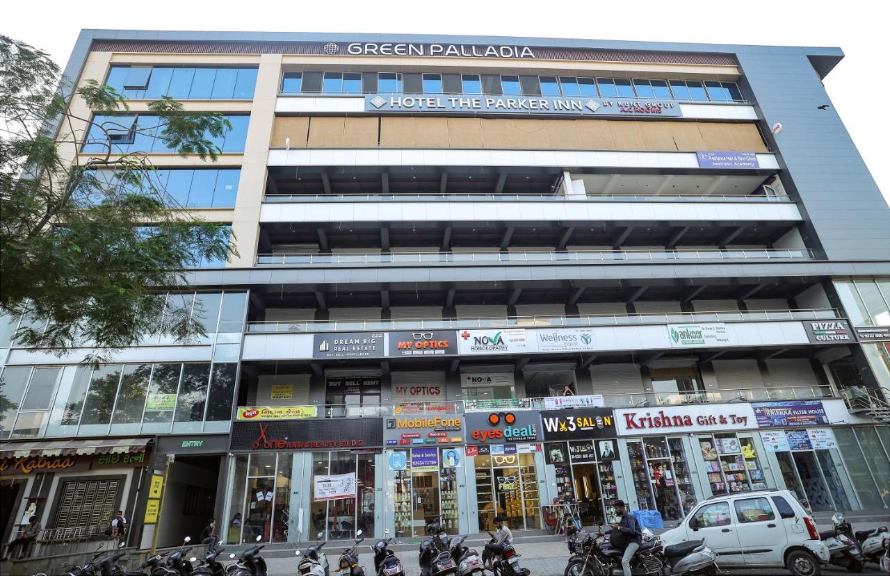 Hotel The Parker Inn By Kbnt Group Surat Bagian luar foto