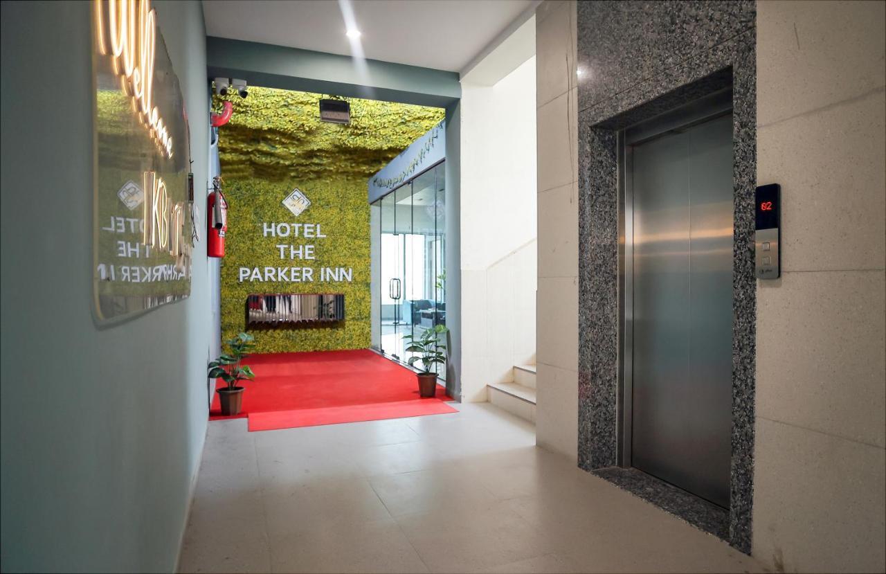 Hotel The Parker Inn By Kbnt Group Surat Bagian luar foto