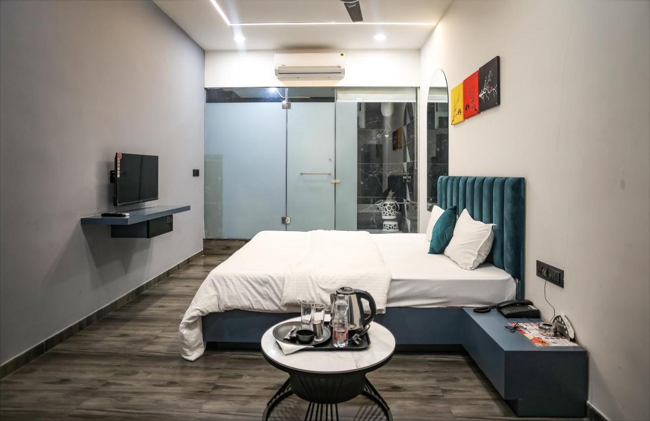 Hotel The Parker Inn By Kbnt Group Surat Bagian luar foto