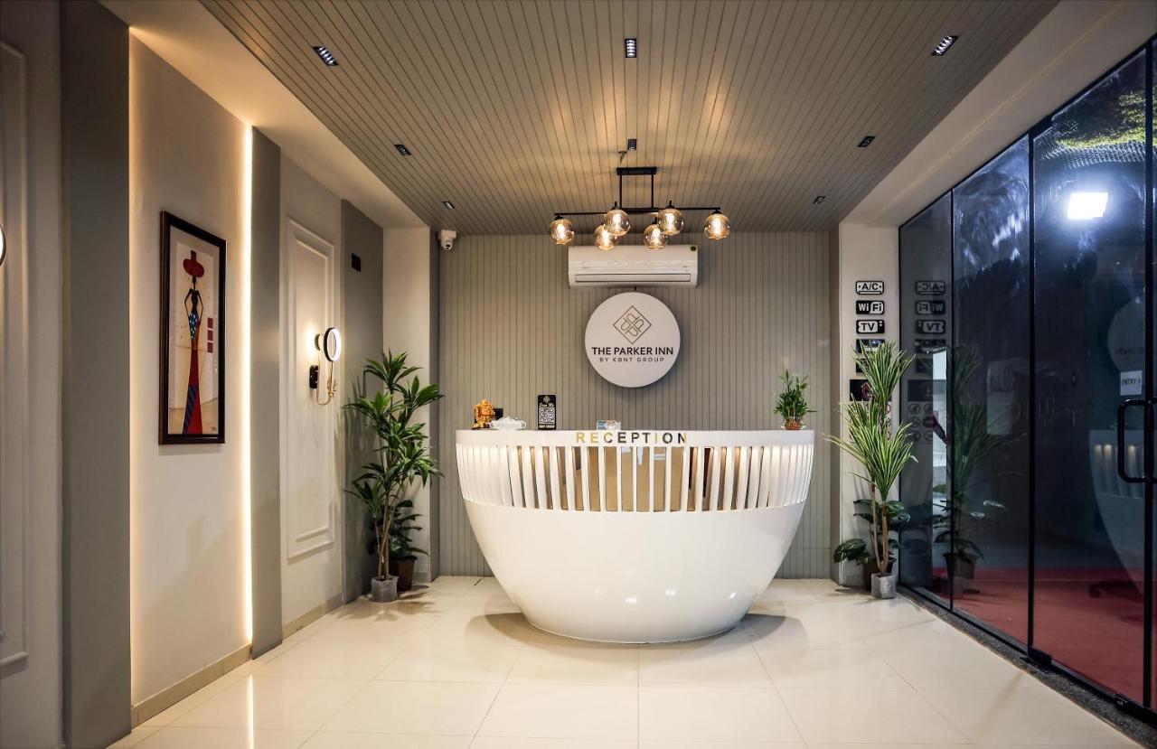 Hotel The Parker Inn By Kbnt Group Surat Bagian luar foto