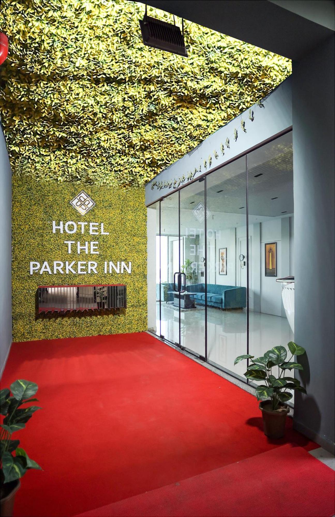 Hotel The Parker Inn By Kbnt Group Surat Bagian luar foto